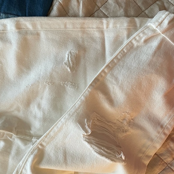 Brand new Levi’s Distressed Wedgie Jeans - White - Picture 5 of 5